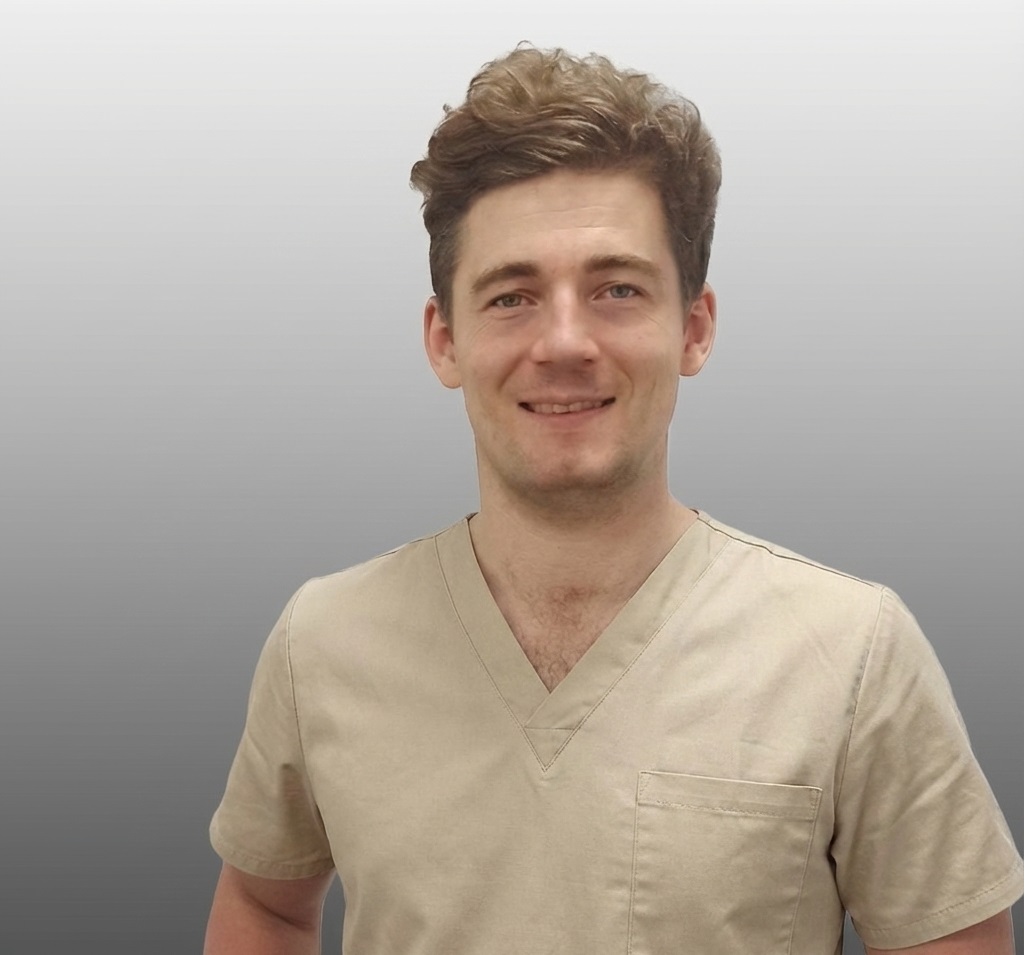 Piotr Majewski - lekarz. Stomatologia Praxis